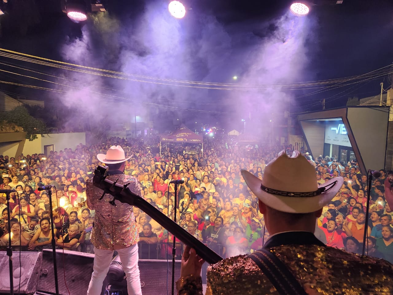 ¡Más de 5 mil almas vibraron! Todo un éxito el primer festival para mamá de Vibra Radio Guasave 89.7 FM
