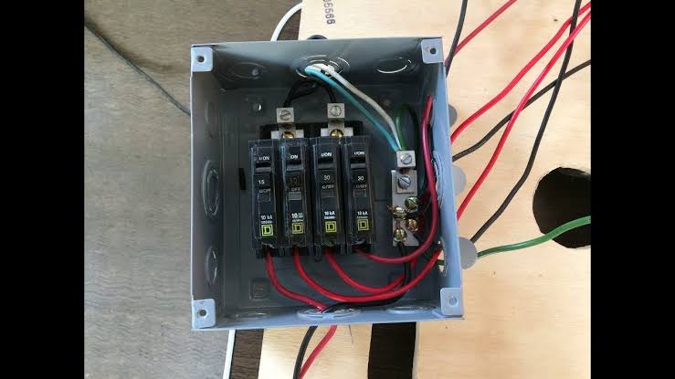 Sin condiciones de voltaje no instalen más equipos eléctricos en escuelas, llama la SEPyC
