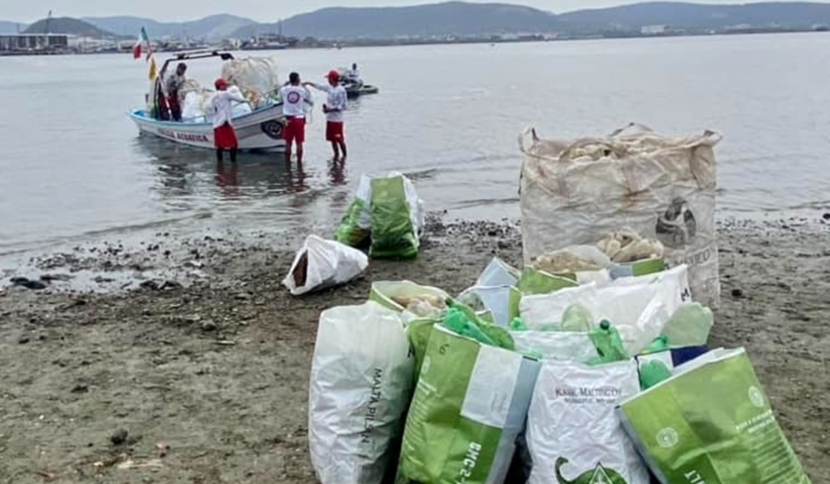 Recibe Mazatlán miles de visitantes y también millones de desechos viajeros, así se conforma su isla basura
