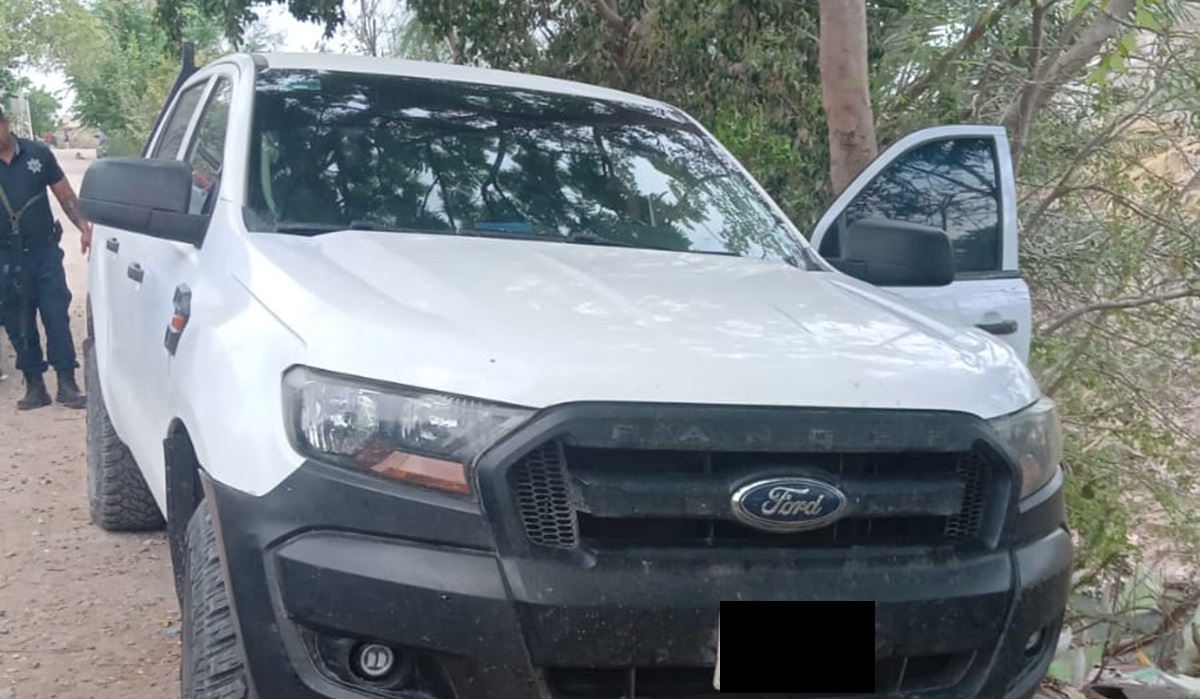 Recuperan camioneta robada en Los Mochis con impactos de bala