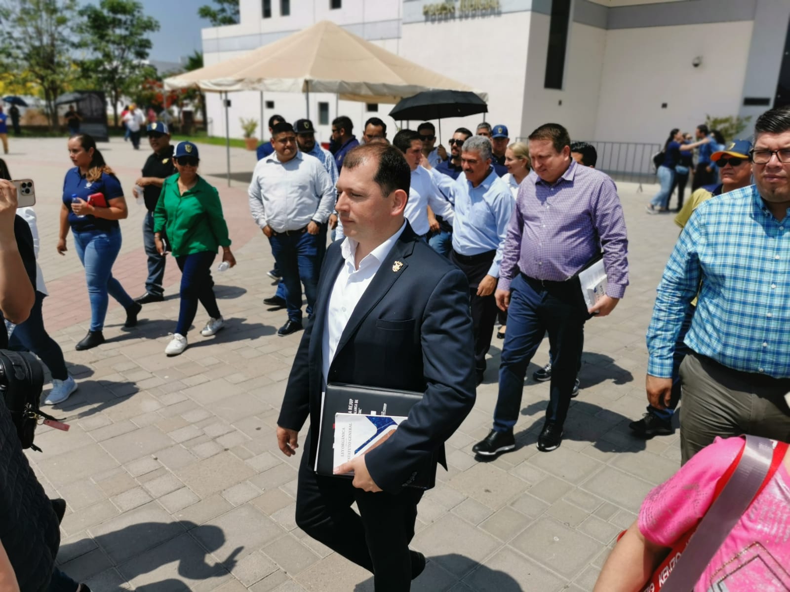 Si Madueña y Robespierre no se presentan en la próxima audiencia, ordenará Juez los lleven con la fuerza pública