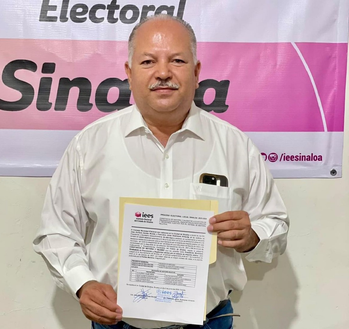 Rolando Mercado recibe constancia de presidente electo en el municipio de Sinaloa