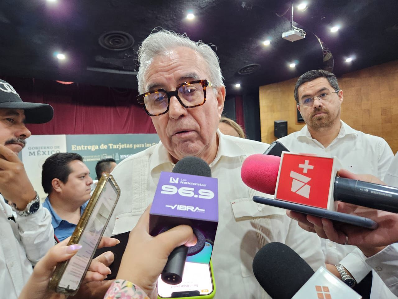 Gobernador llama a candidatos a respetar el voto ciudadano y aceptar resultados