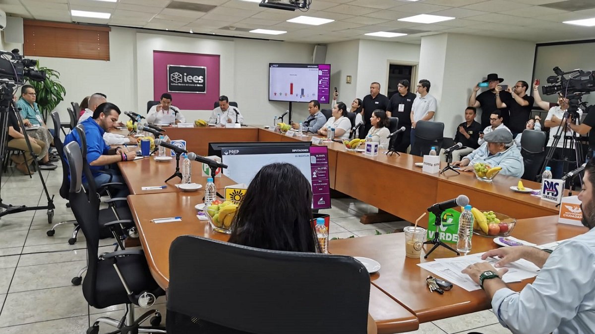 En sesión del IEES, representantes de partidos felicitan a Morena por virtual triunfo en elecciones