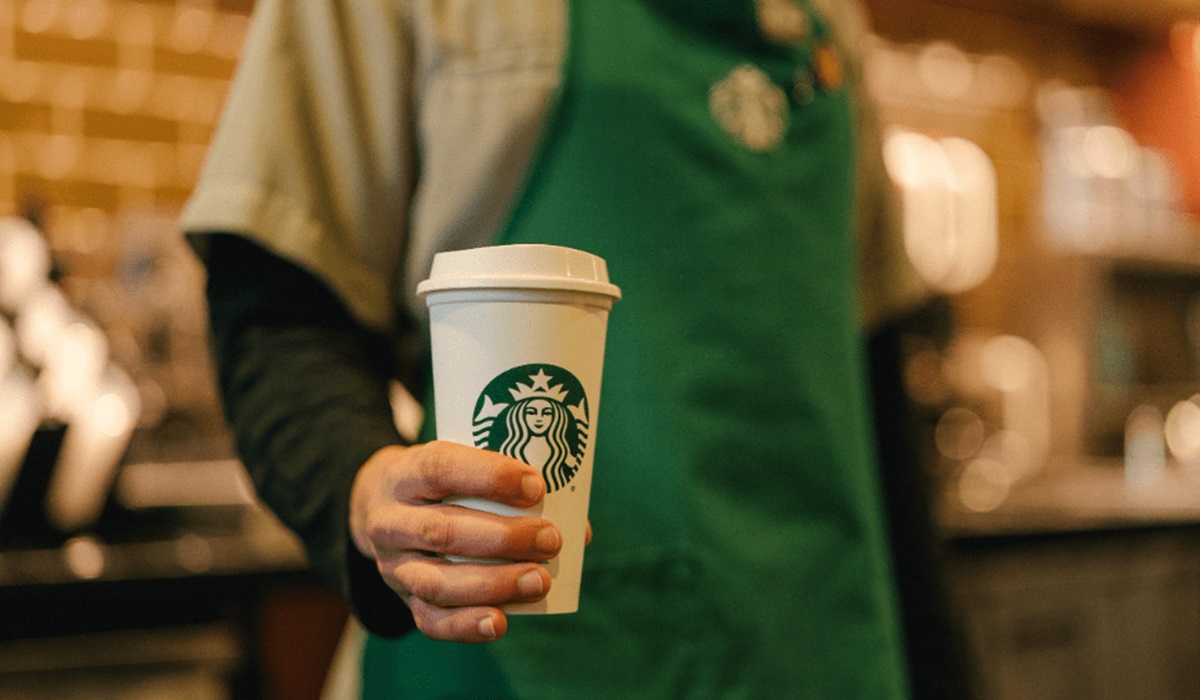 Un descuento a nadie le cae mal… esto es lo que puedes conseguir si llevas tu vaso reutilizable a Starbucks