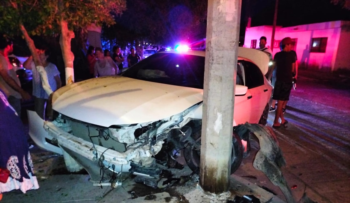 Tres lesionados deja aparatoso accidente en Los Mochis