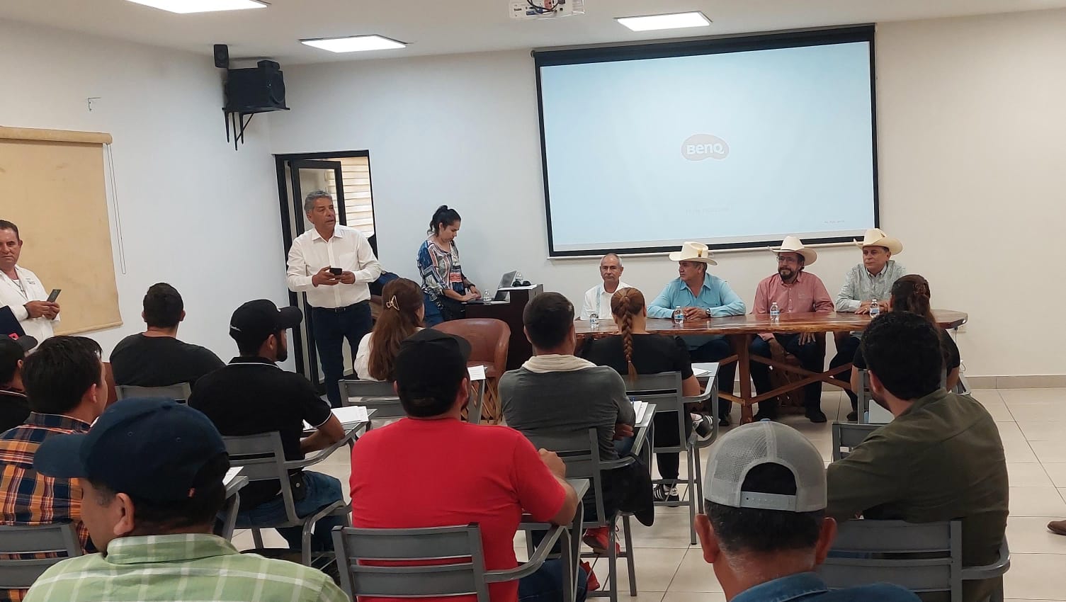 UGRS impulsa capacitación en salud animal; buscan la inocuidad del ganado sinaloense
