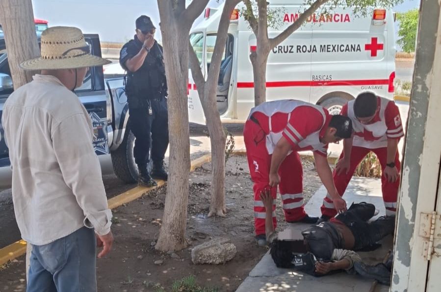 Un hombre caminaba por la México 15, en Guasave, cuando fue arrollado por un tráiler