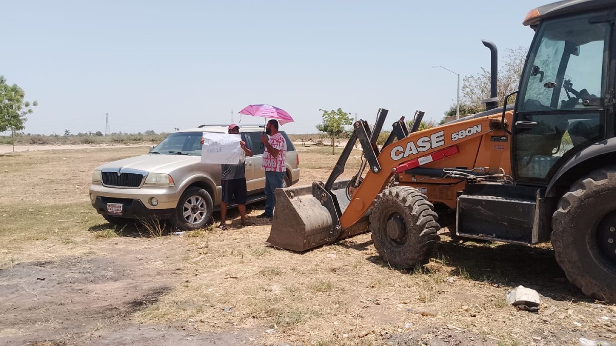 Vecinos en Las Canteras protestan y exigen que terreno se mantenga como área verde y no se venda