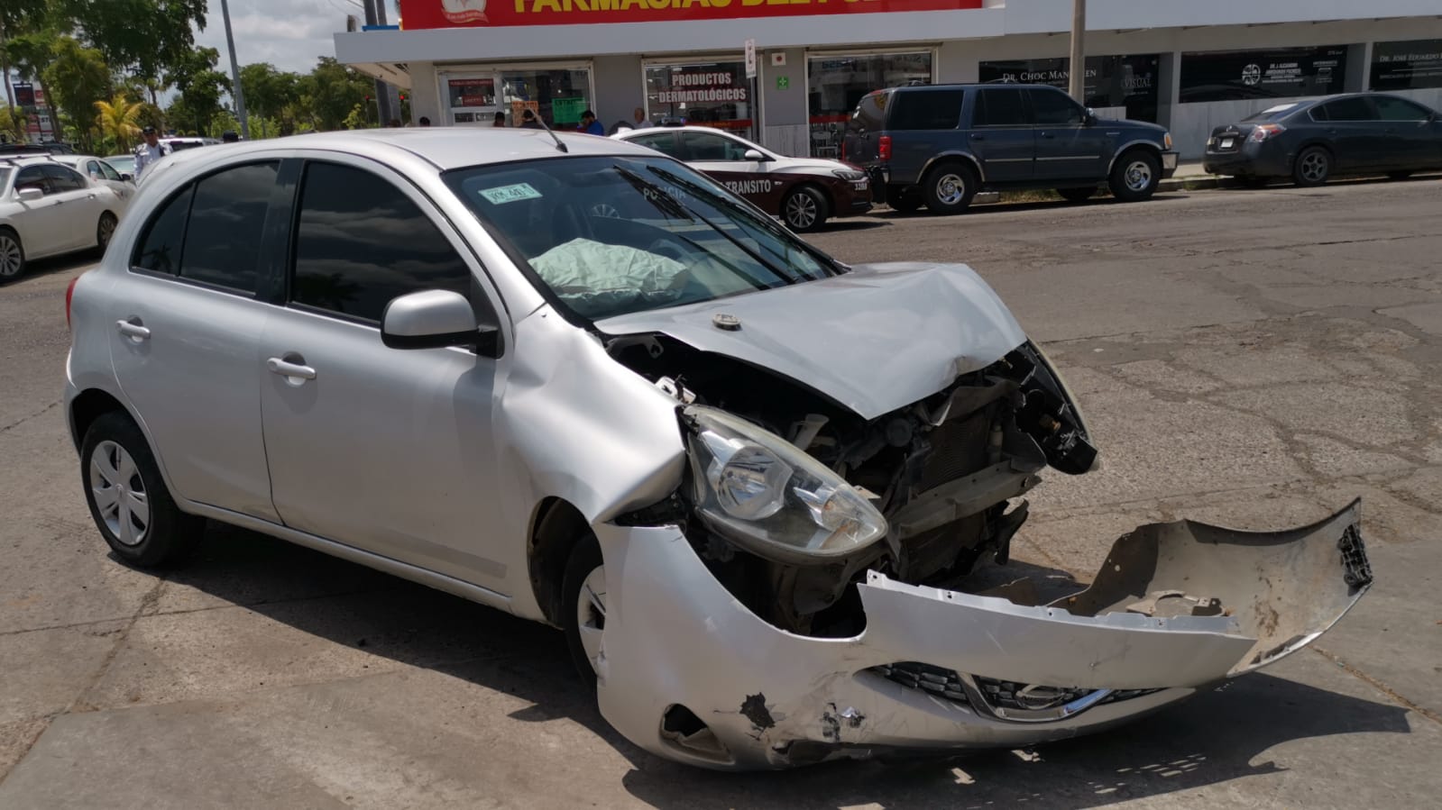 Accidente múltiple en el sector centro de Los Mochis, deja 4 personas lesionadas