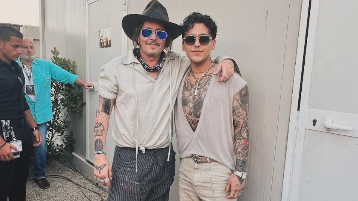 ¡Impactante parecido! Christian Nodal presume fotos con el actor de Hollywood, Johnny Deep