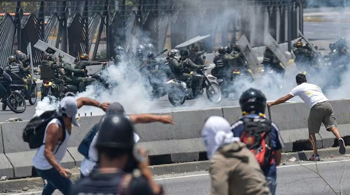 ‘Si puede haber protestas, pero pacificas’: AMLO sobre disturbios en Venezuela