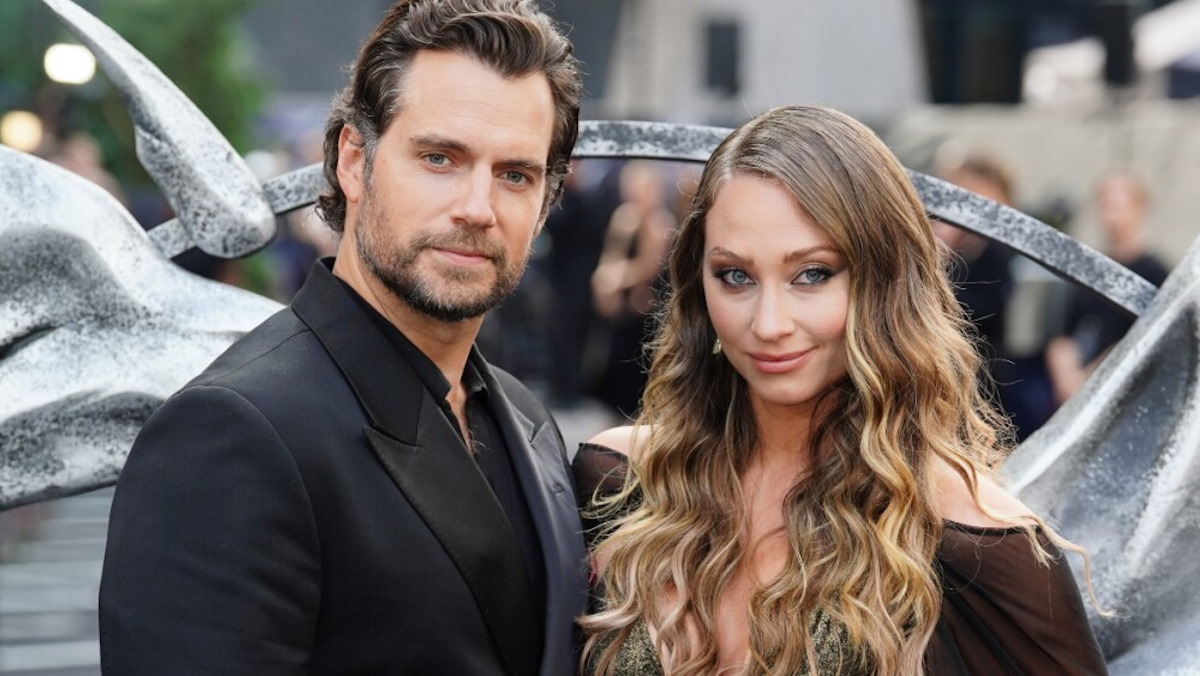 Foto | Fans de Henry Cavill reaccionan al ser captado con su pareja en la espera de su hijo