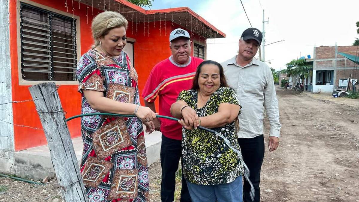 Les llega el agua potable y drenaje en la comunidad de Potrerillos, en El Rosario