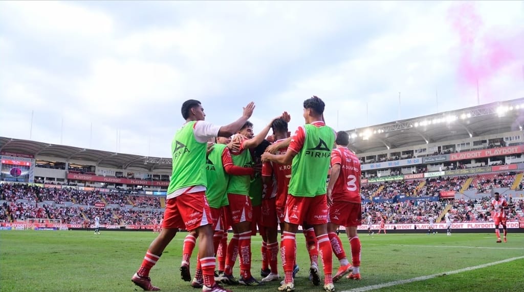 Necaxa golea al Puebla con doblete de Cambindo