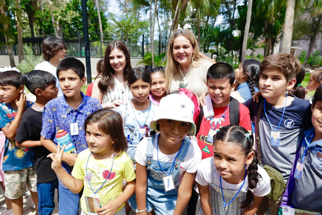 Niñas y niños de Mazatlán conocen las estrellas del mar y la pecera oceánica del Gran Acuario ‘Mar de Cortes’