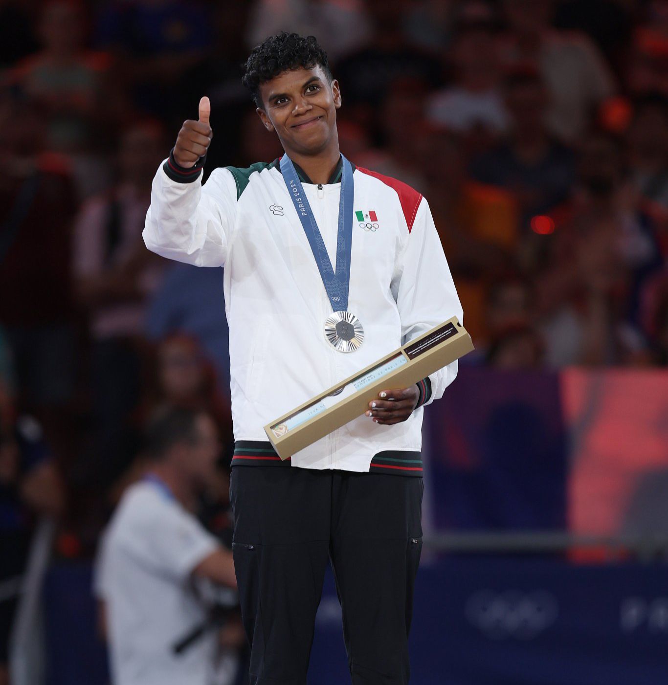 VIDEO: La medallista de plata Prisca Awiti llega a México y así fue el recibimiento