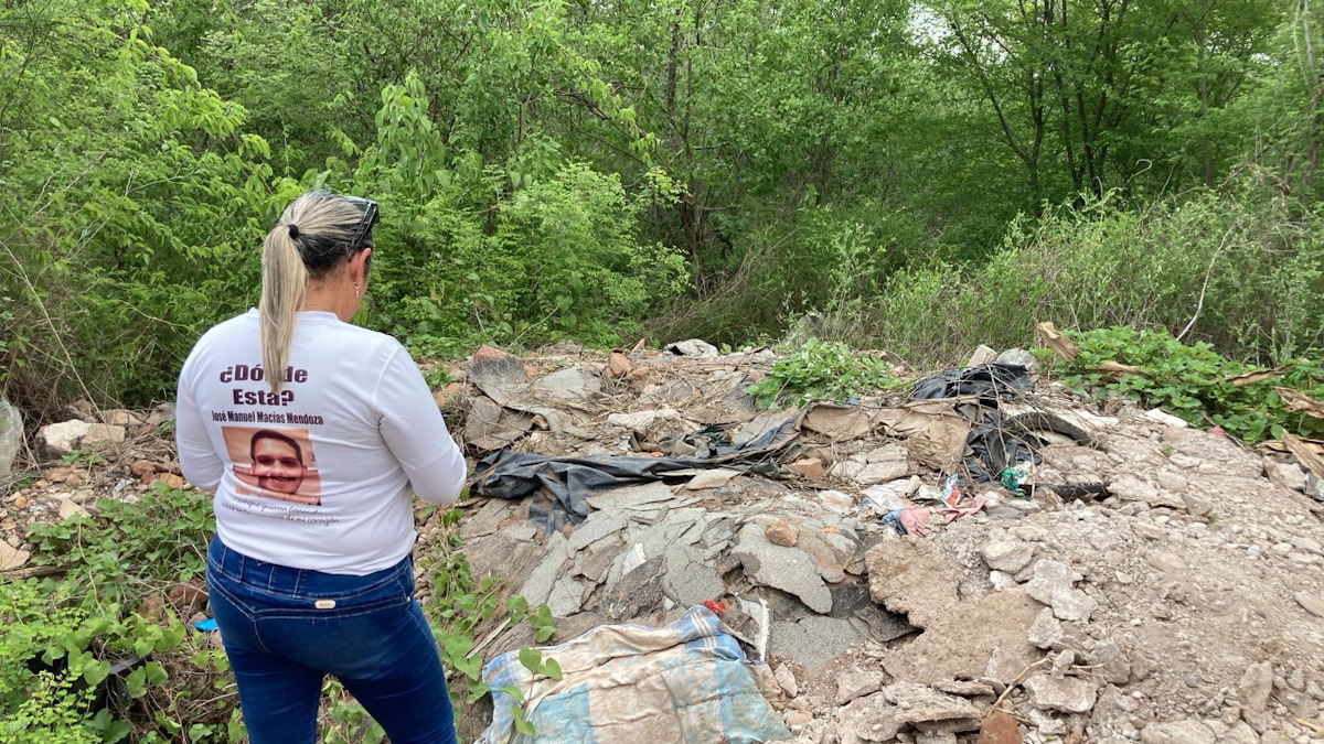 Sabuesos Guerreras localizan cuerpo encobijado al norte de Culiacán