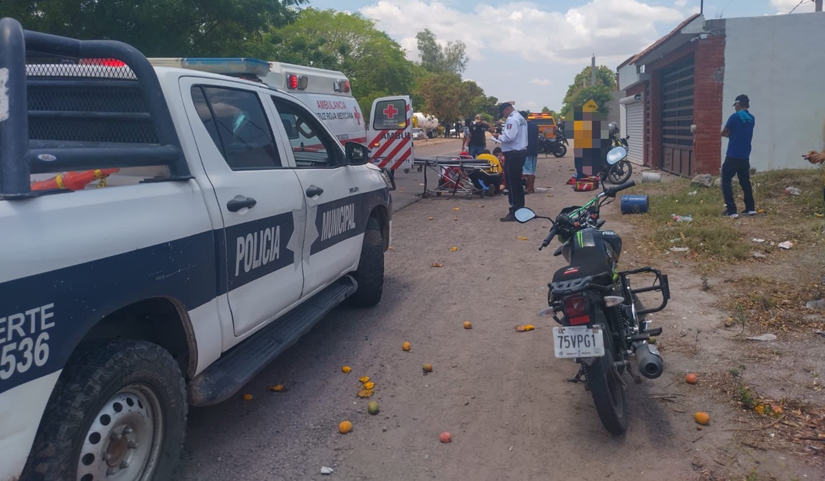 Dos lesionados deja accidente en Vinaterías, El Fuerte