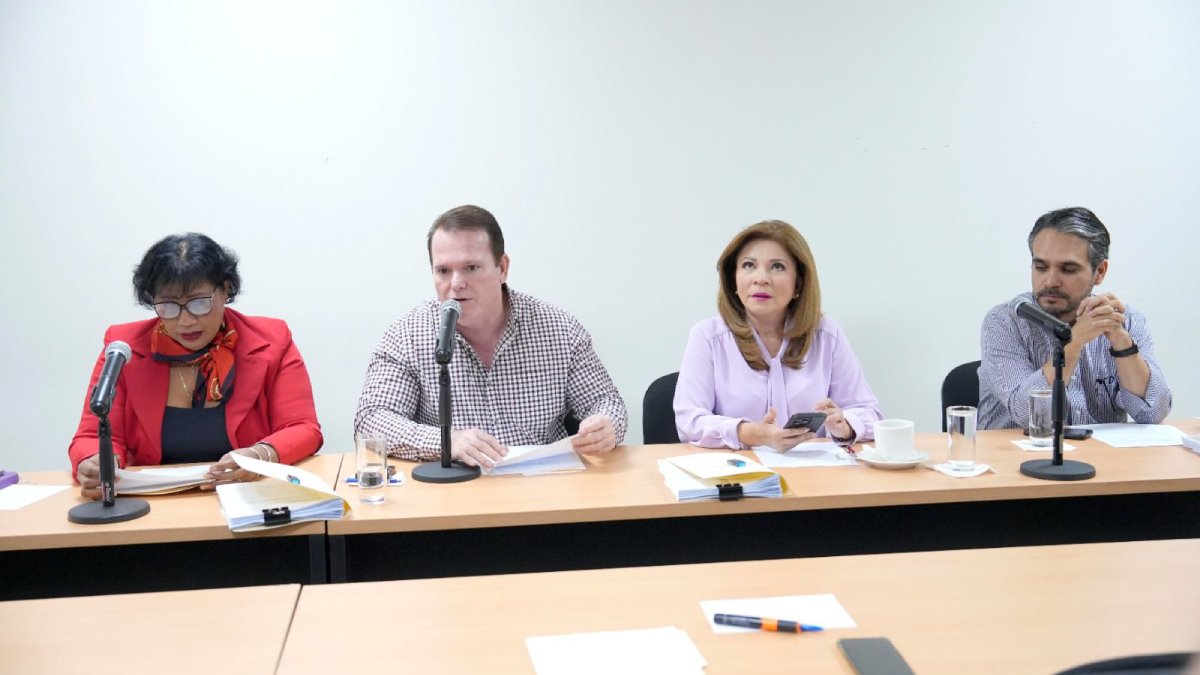Comisión de educación se declaran en sesión permanente, preparan preguntas para consulta de reforma de la UAS