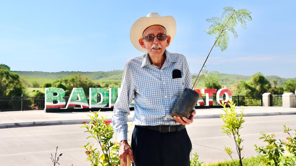 ¡Un Badiraguato más embellecido! Autoridades y sociedad en general plantan cientos de árboles