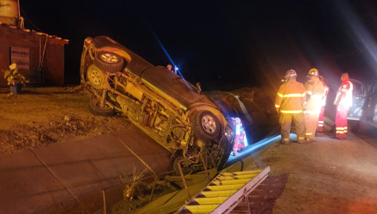 Adulto mayor resultó lesionado al sufrir una volcadura en Guasave