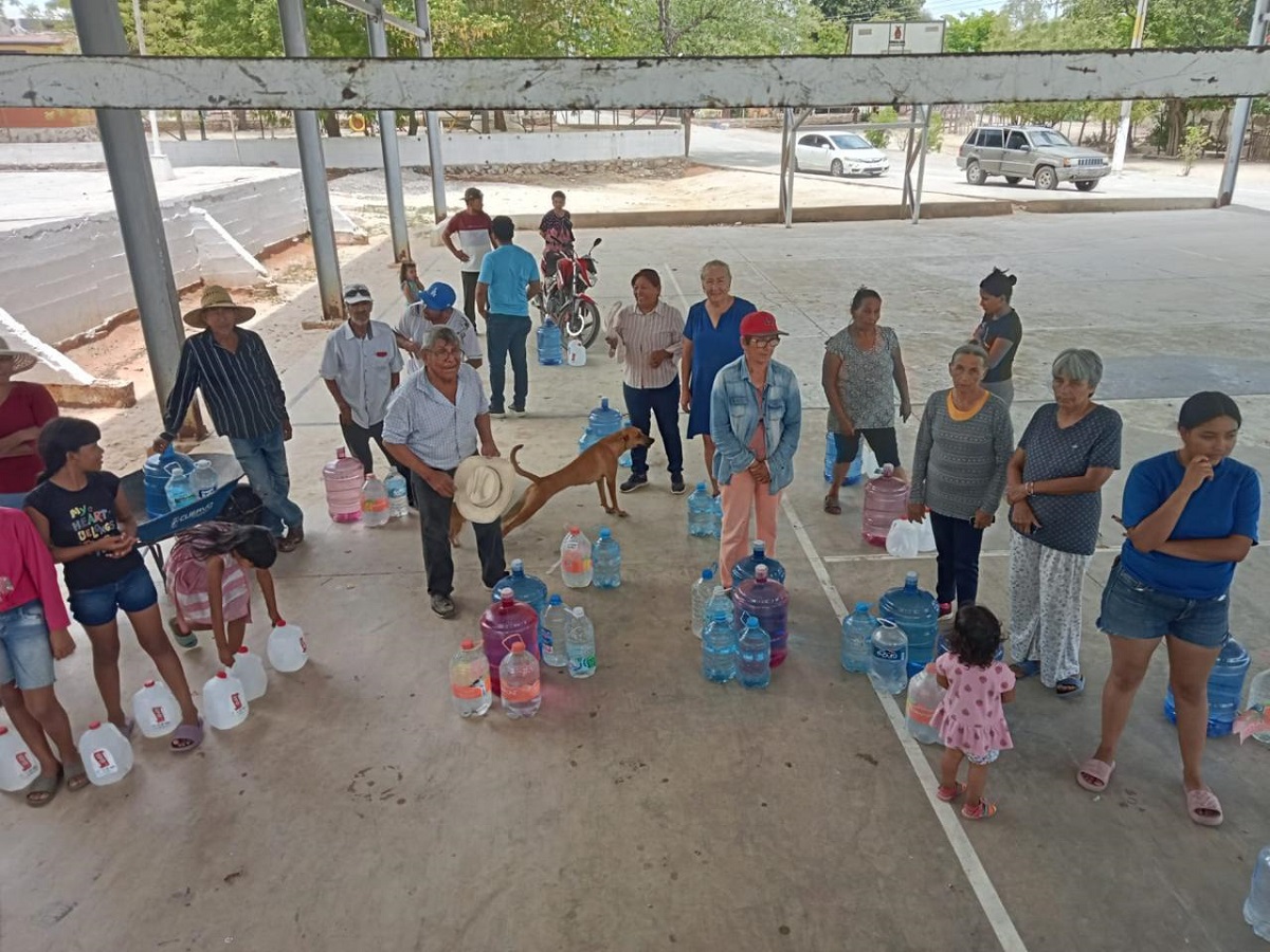 Lleva agua DIF Sinaloa a 10 comunidades del municipio de Choix