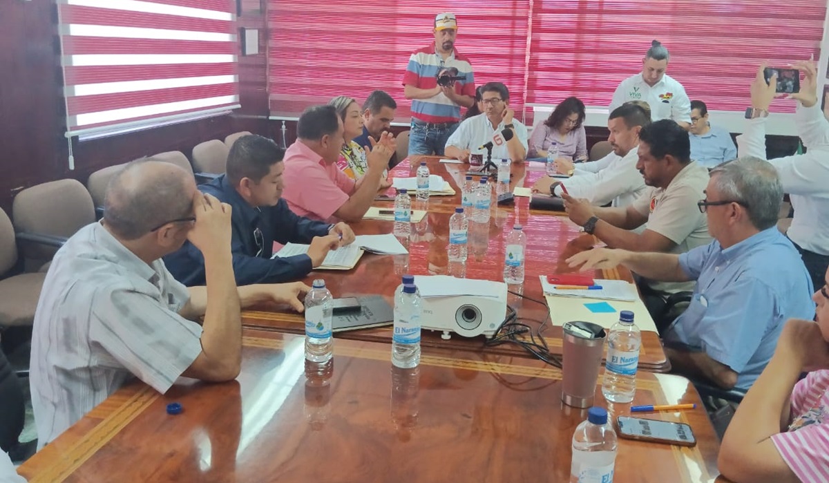 ¡Que se establezcan acuerdos! Alcalde de Guasave abre diálogo con dirigentes del Stashag y el Satag