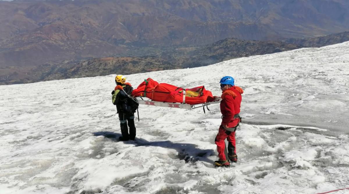 Encuentran cuerpo momificado de alpinista perdido hace 22 años en nevado de Perú