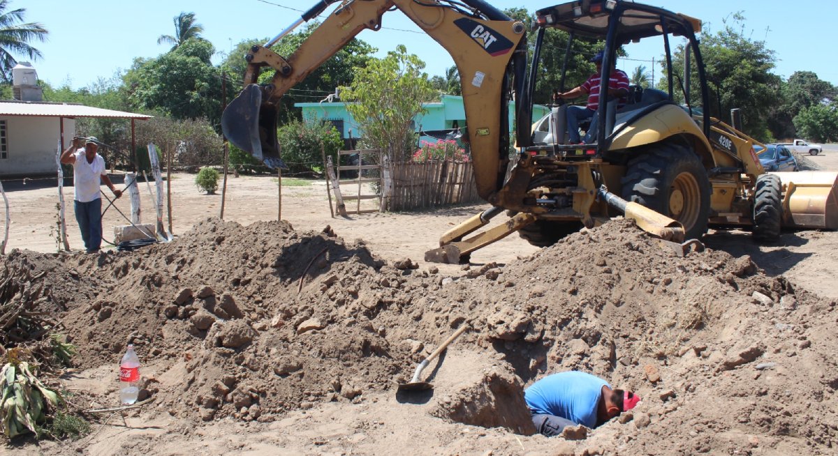 ¡Ya casi queda! Va al 70 por ciento ampliación de red de agua en Casa Blanca, Guasave