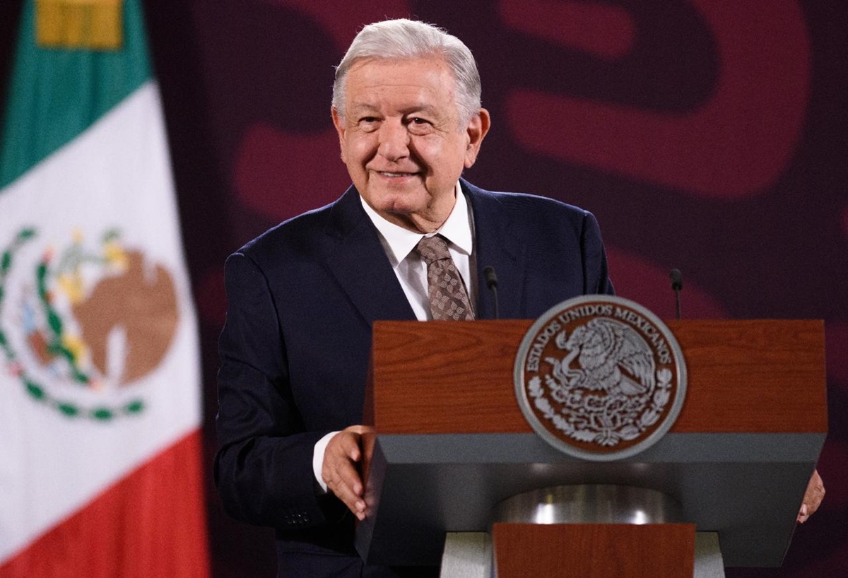 Pausa a la gigafábrica de Tesla en México, responde a declaraciones ‘no serias’ de Trump: AMLO