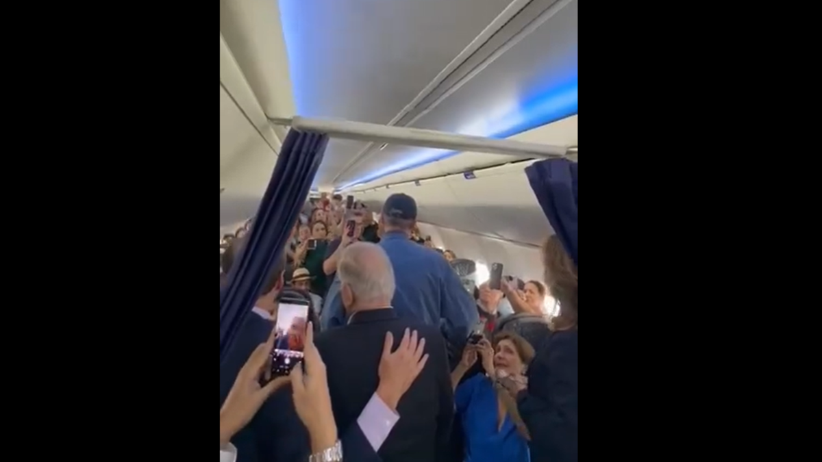 Impide Venezuela arribo de vuelo con expresidentes, entre ellos Vicente Fox, previo a elecciones