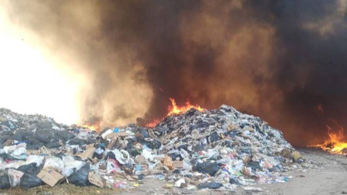 Arde nuevamente el basurón de Salvador Alvarado; autoridades trabajan para controlar el incendio