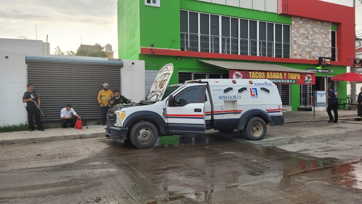 Se incendia camión de valores por falla mecánica en Mazatlán