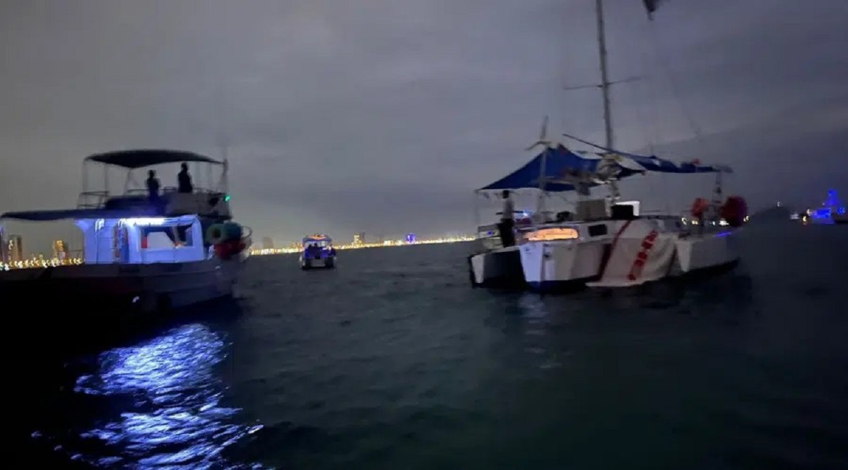 Rescatan a siete personas luego de un choque de dos catamaranes en Mazatlán