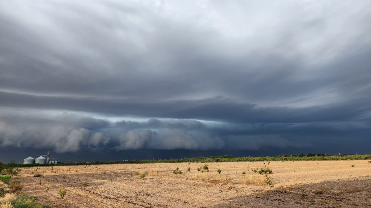 Celda de tormenta que se formó en Sinaloa de Leyva podría causar lluvias fuertes en el norte del estado