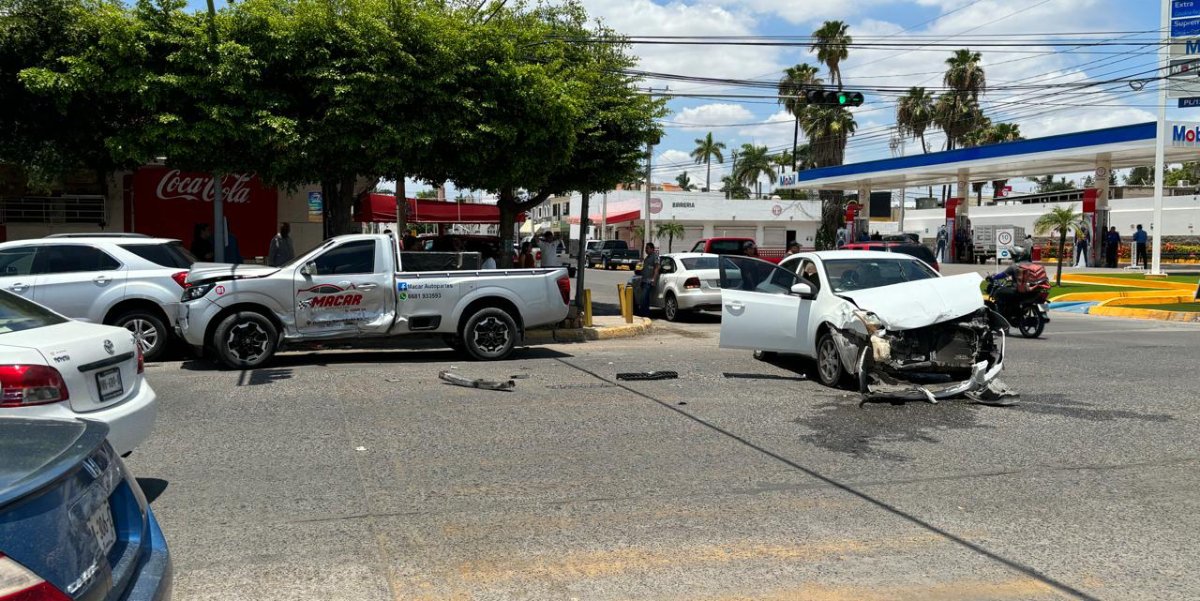 Accidente en el centro de Los Mochis deja a tres mujeres lesionadas, una embarazada y una menor