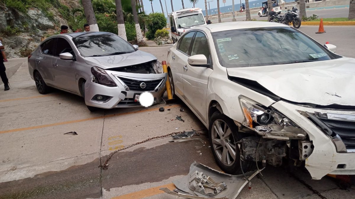 Se registra fuerte choque, tipo carambola, frente al clavadista en Mazatlán
