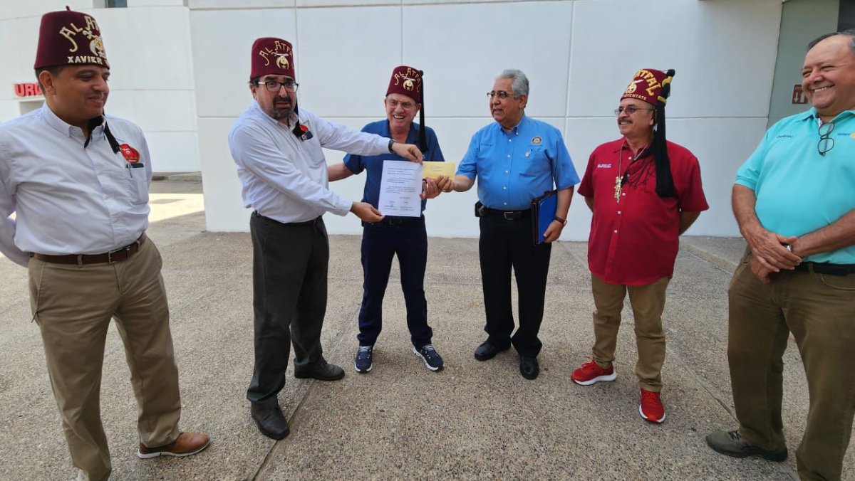 Club Rotary entrega donativo a Club Shriners para gastos de traslados a menores