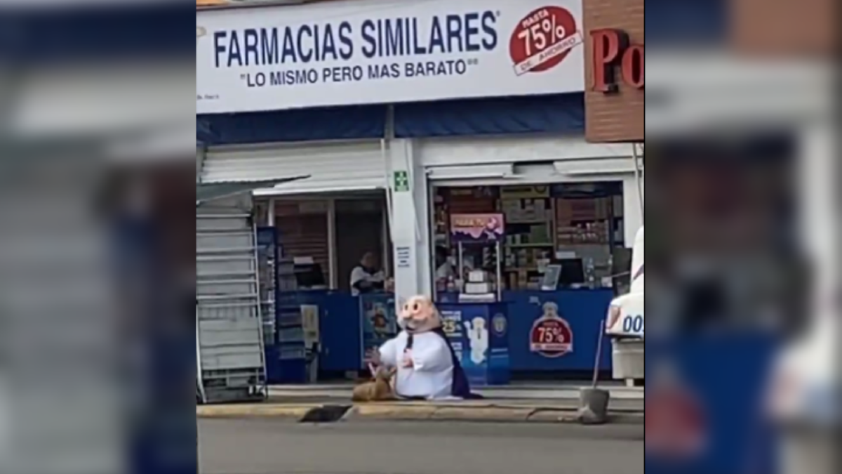 Conoce la faceta más tierna del Doctor Simi junto a un perrito