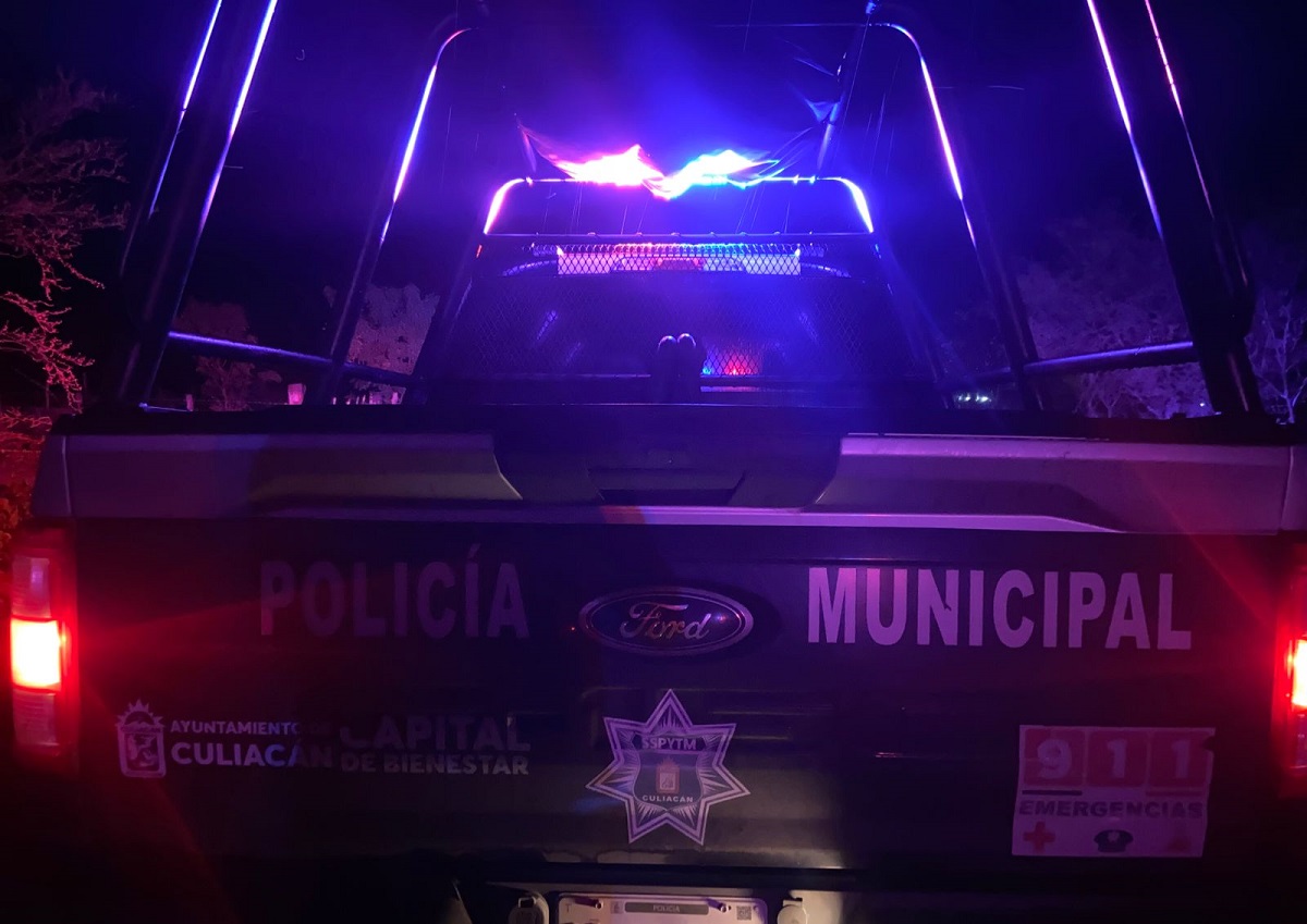 ¡Iba llegando a su casa! Encapuchados despojan a mujer una camioneta del año, en Culiacán