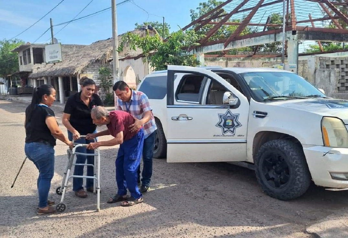 Rescatan a don Macario, adulto mayor de 86 años en Escuinapa que vivía en abandono familiar