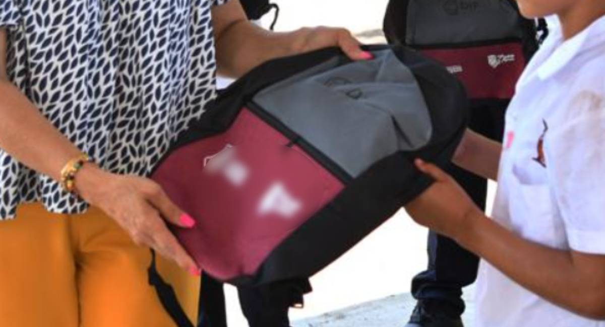 Llaman autoridades de Culiacán a participar en campaña de donación de mochilas y útiles escolares