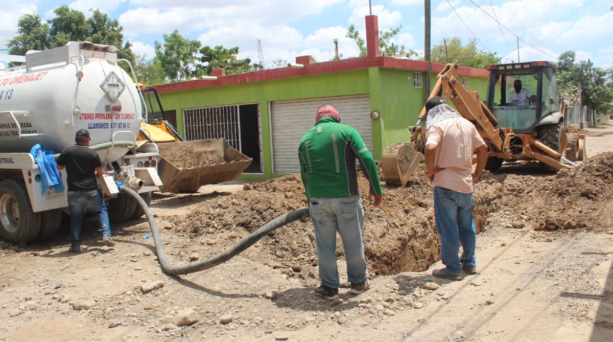 Con inversión millonaria inicia obra de rehabilitación del drenaje en Estación Bamoa, Guasave