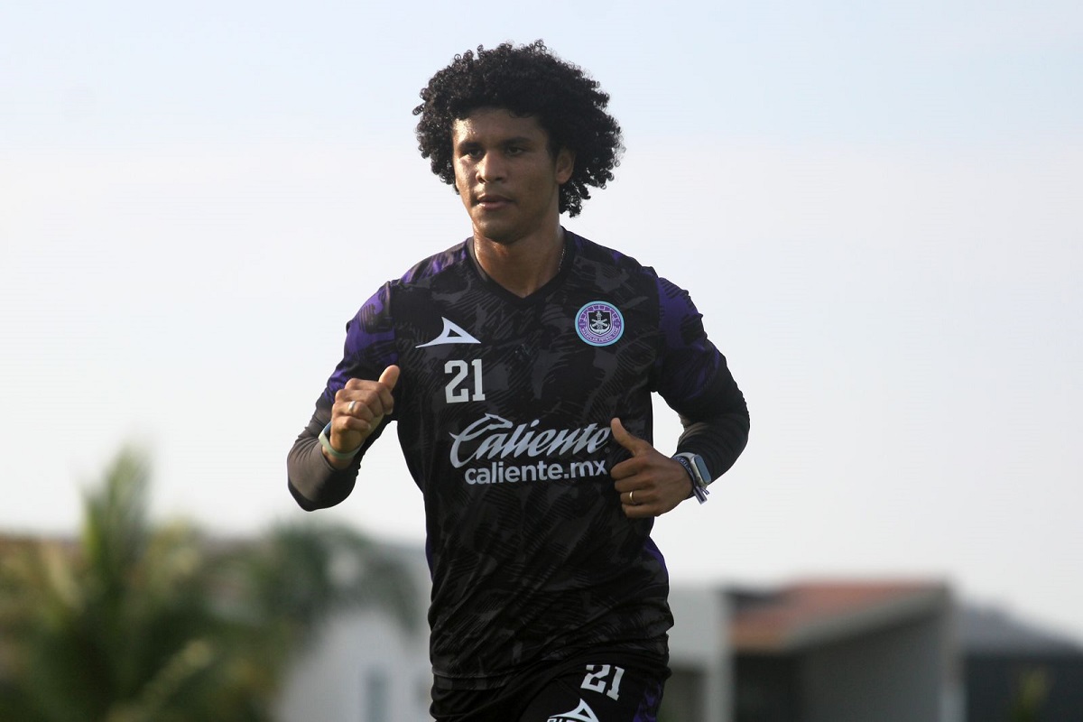 El Mazatlán FC informa la baja del venezolano Eduard Bello
