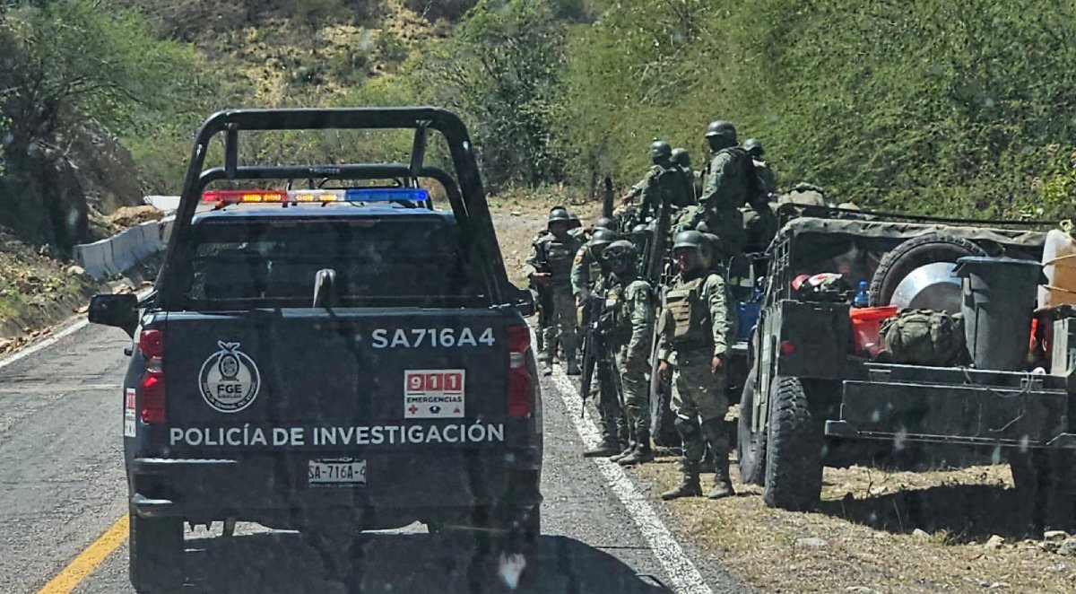 Reportan fuertes balaceras y pobladores incomunicados en rancherías de la sierra de Badiraguato, Sinaloa