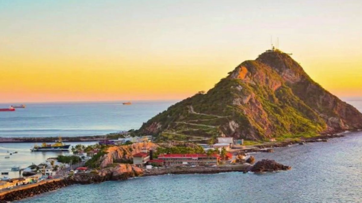‘Choca con mis recuerdos’, hija de antiguo farolero cuestiona protestas por el Faro de Mazatlán