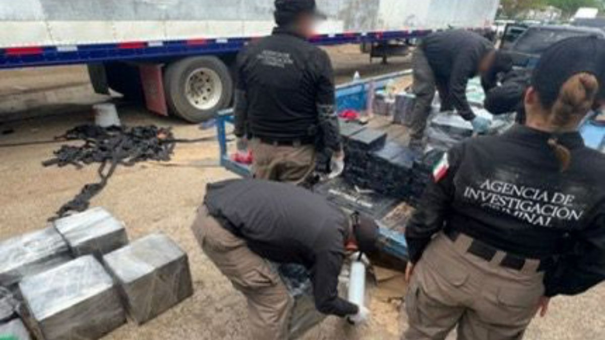 FGR decomisa tres vehículos y más de 700 kilos de crystal tras cateo en inmueble de El Diez en Culiacán