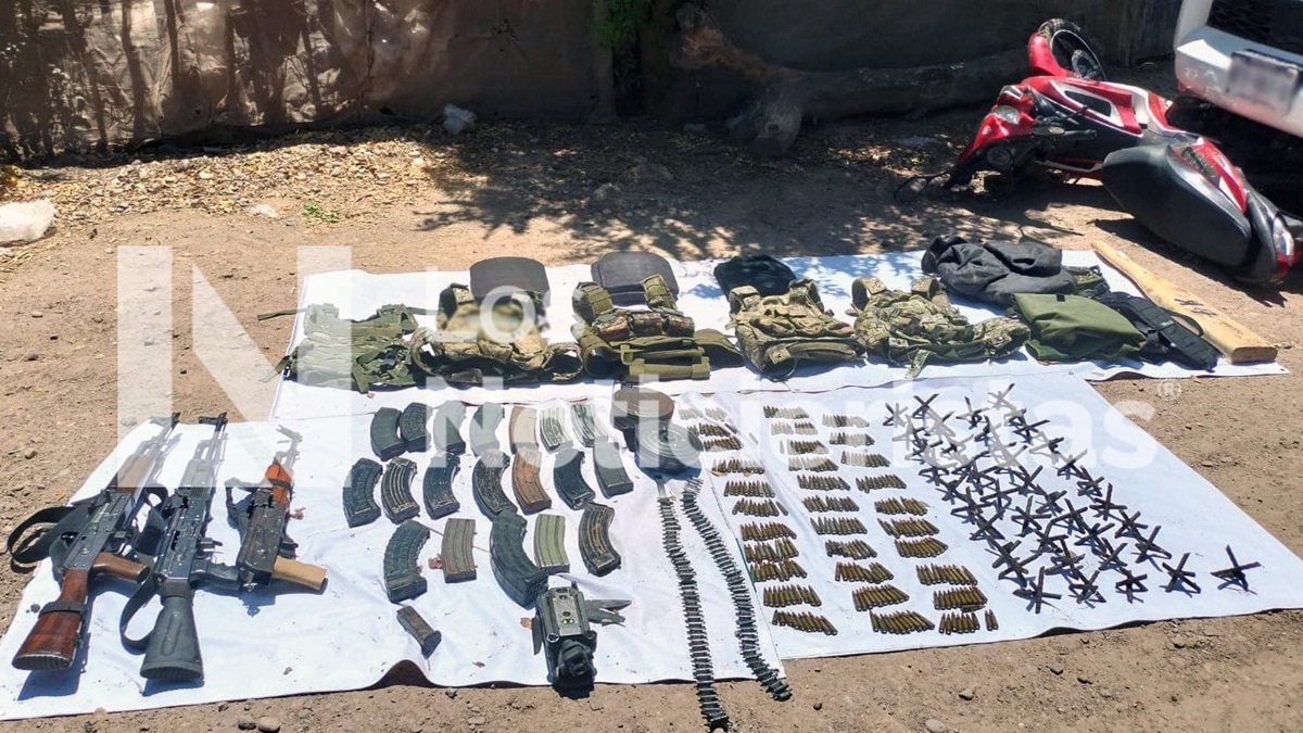 Tras persecución asegura Guardia Nacional camioneta con armas, chalecos y ‘ponchallantas’ en Villa Juárez