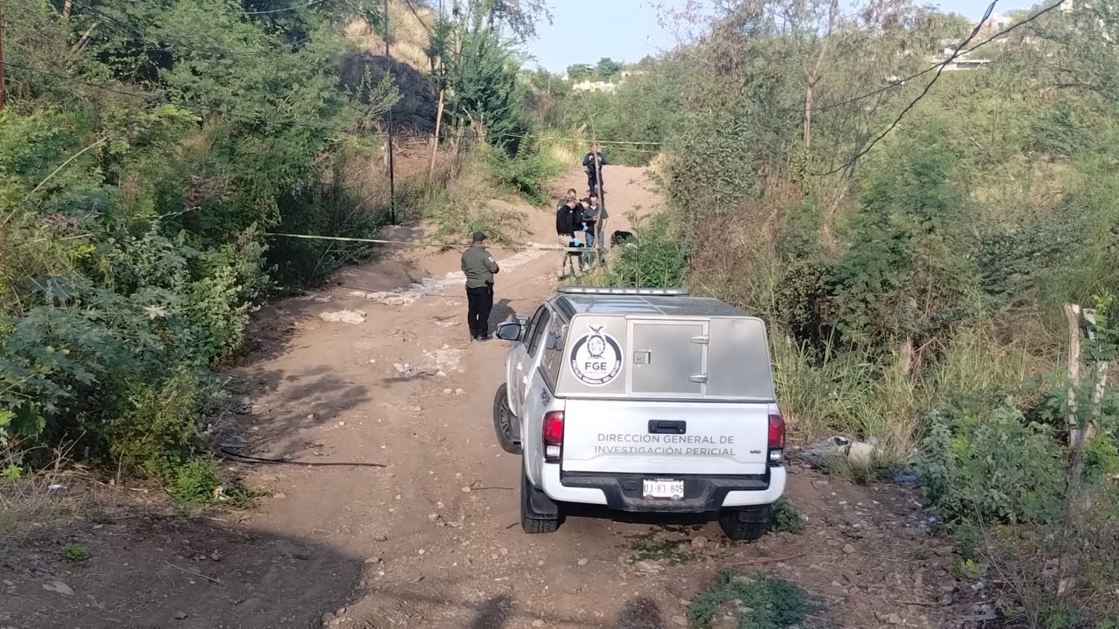 Localizan cadáver masculino a la orilla de un camino enmontado en Zona Dorada